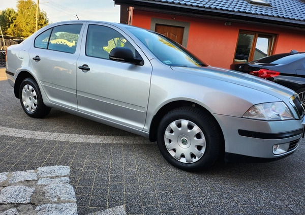 Skoda Octavia cena 21900 przebieg: 267000, rok produkcji 2012 z Poręba małe 106